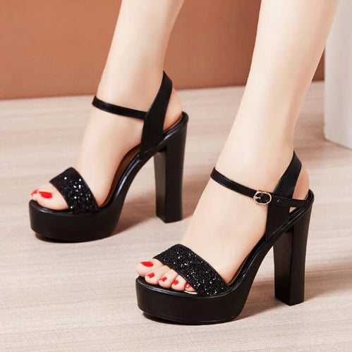 Small Size Black sandal US2 For Sale