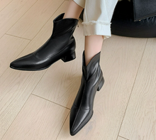 Small Feet Size 3 Block Heel Pointed Boots MS586