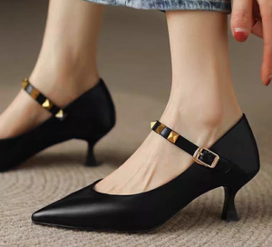 Women's Pointy Stud Low Heel Shoes TS206