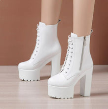 Women's Petite Chunky High Heel Platform Boots TS128