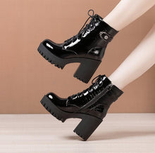 Small Wooden Heel Lace Up Boots DS296